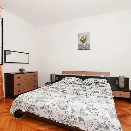 Stone Sun Apartment Kastela