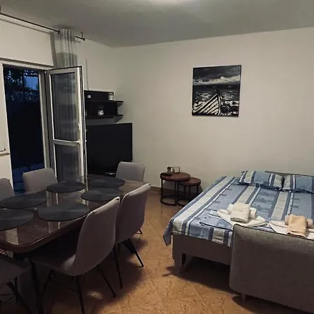 Stone Sun Apartment