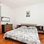 Stone Sun Apartment Kaštela