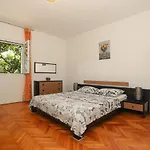 Apartment Stone Sun Kaštela