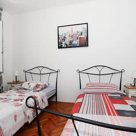 Stone Sun アパート *